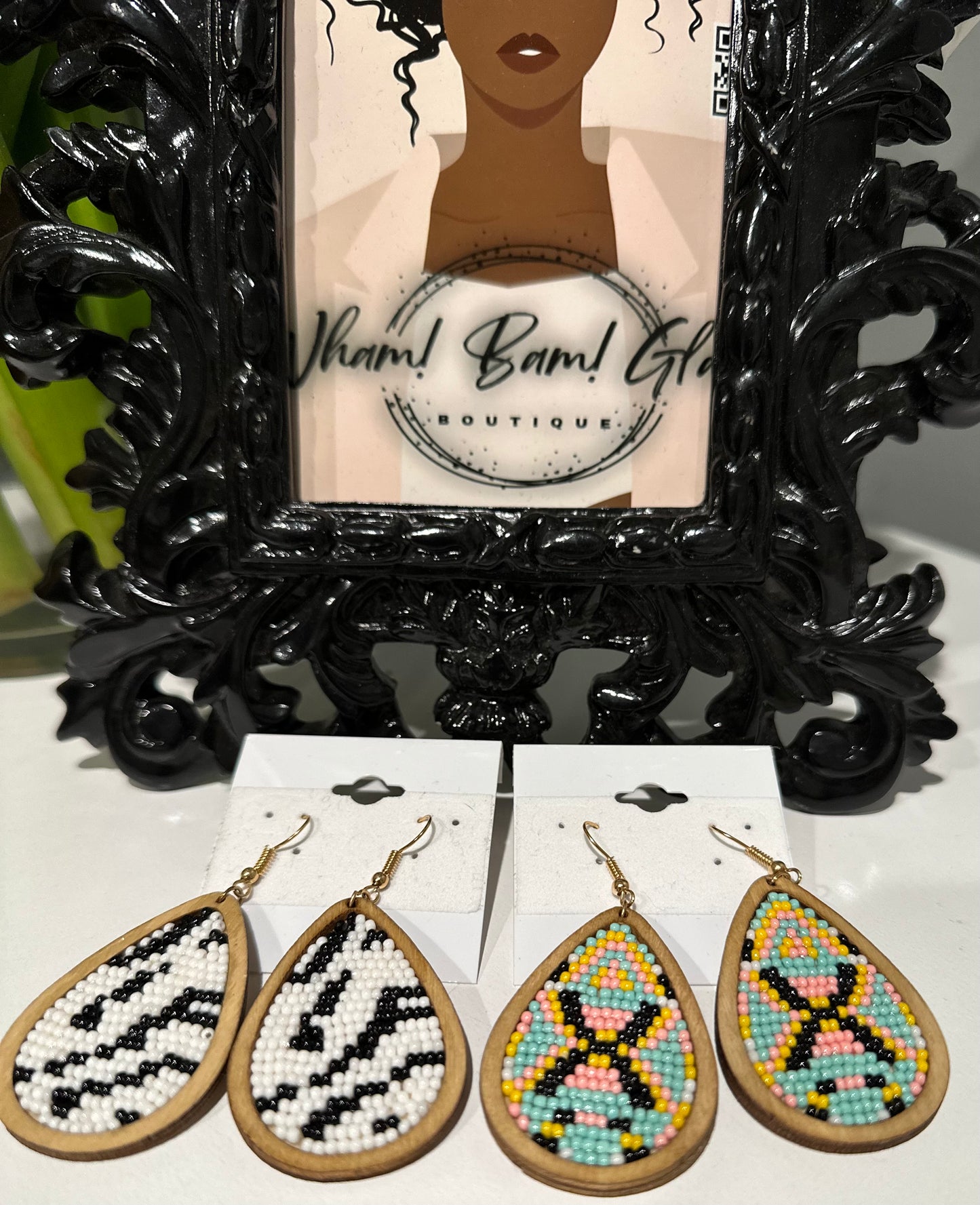 Sissy Black & White Earrings