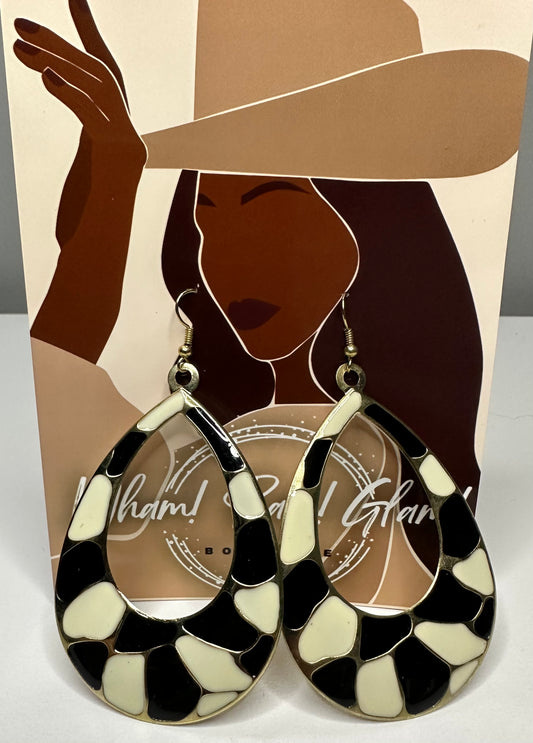 Black and White Earring