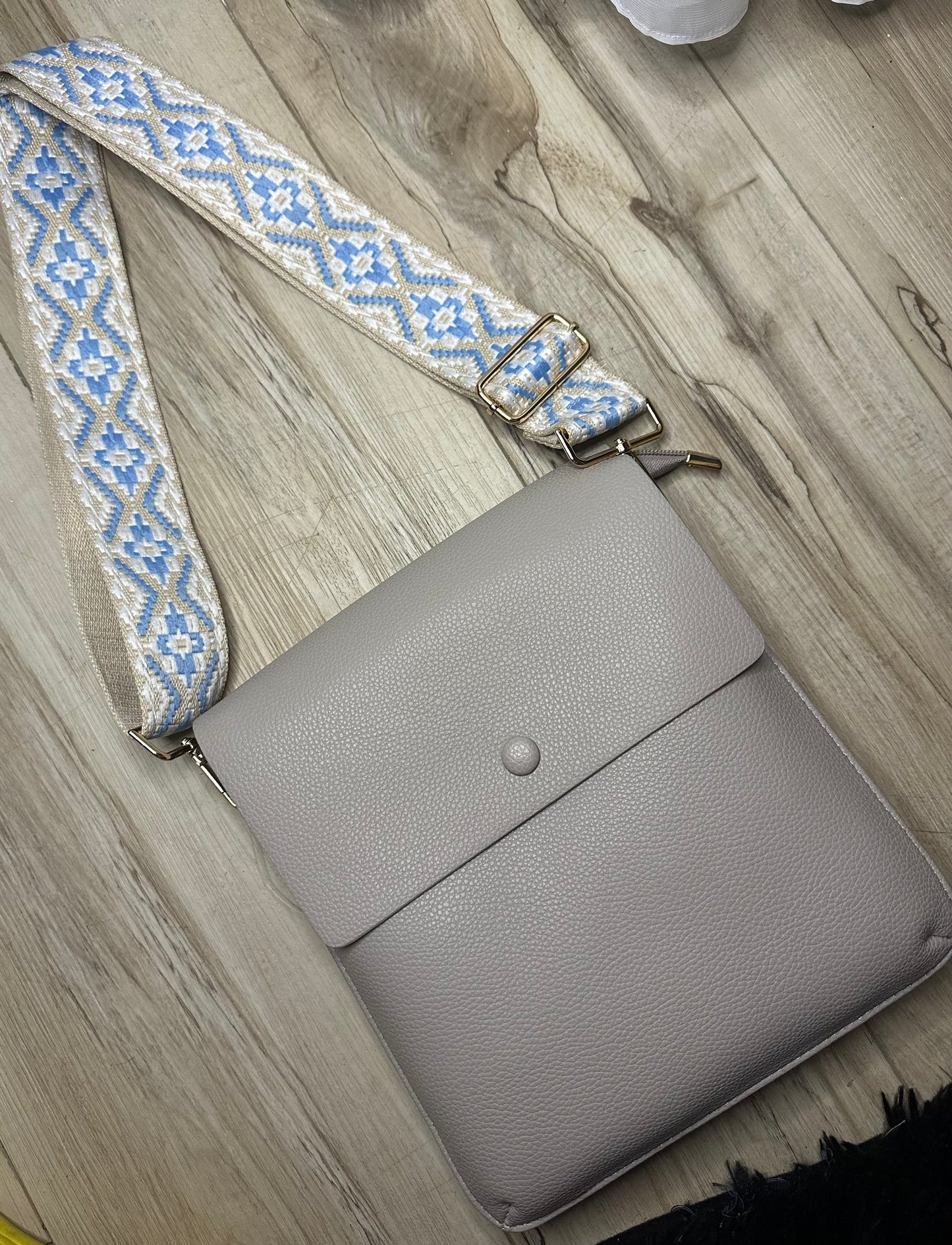 Nelly Crossbody - Clay Grey