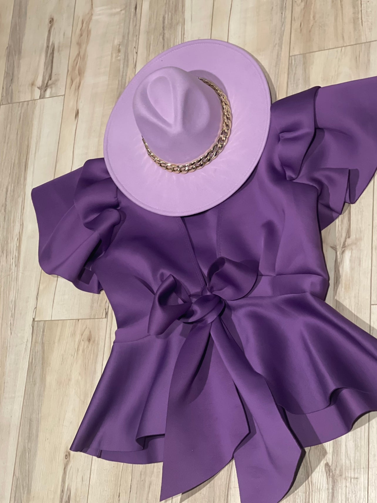 Lavender Brim/Gold Chain Hat